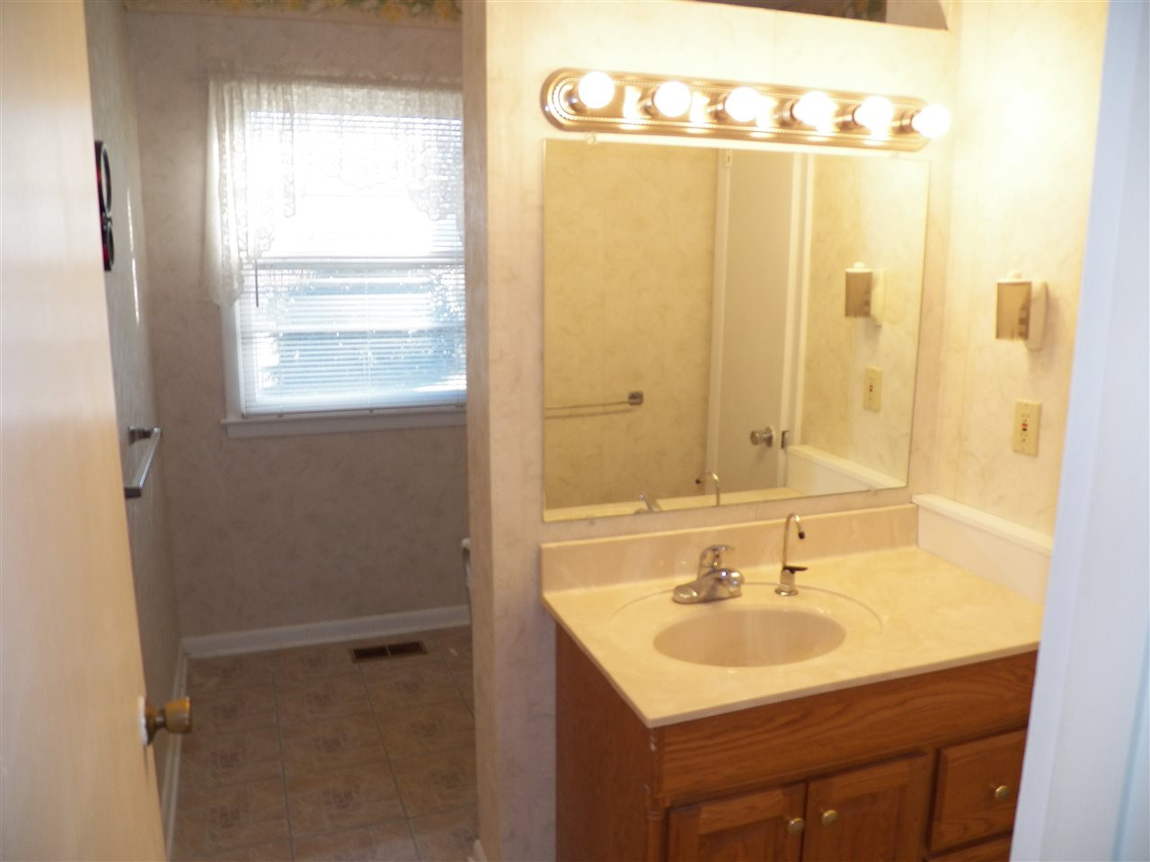 124 East Rowan Street Raleigh, NC 27609 - Photo 14 of 18 Photo 14