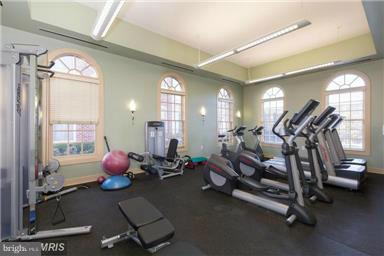 716 Carpenter Road Alexandria, VA 22314 - Photo 27 of 28 a room with gym equipment