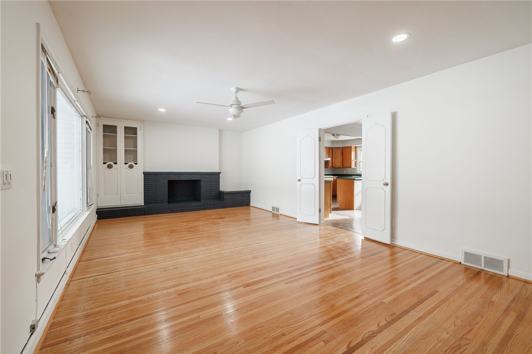 213 Governor Terrace Irondequoit, NY 14609 - Photo 4 of 29