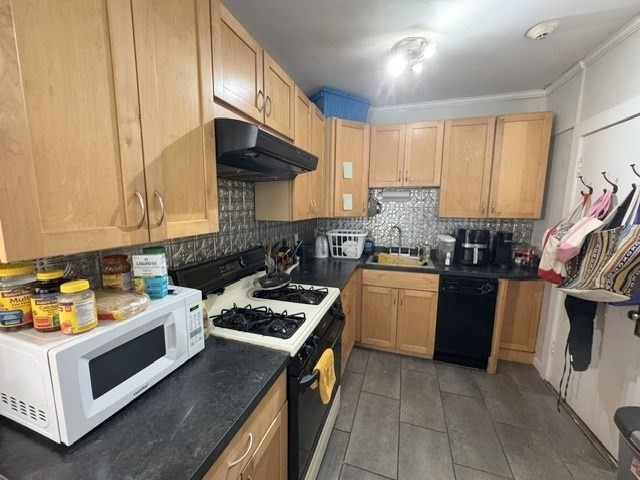 130 Sutherland Road, Unit 7 Boston, MA 02135 - Photo 5 of 9