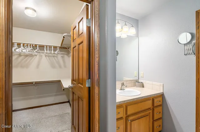 $779,999 | 608 Country Club Lane, Pinehurst, ID 83850