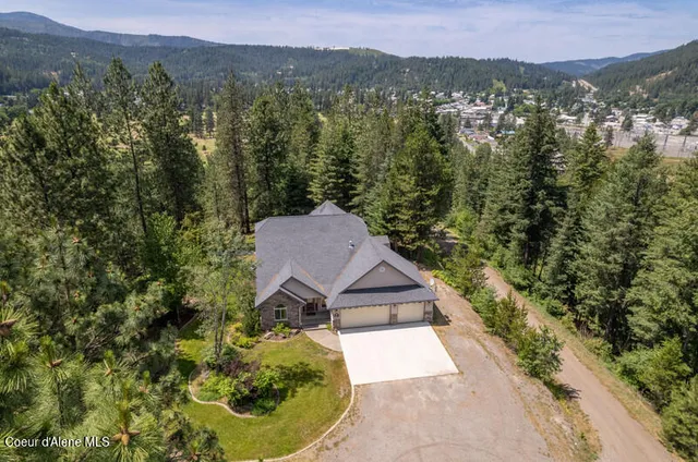 $779,999 | 608 Country Club Lane, Pinehurst, ID 83850