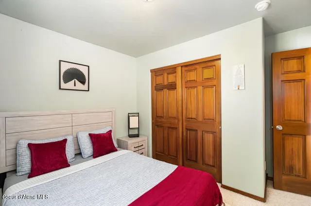 $779,999 | 608 Country Club Lane, Pinehurst, ID 83850