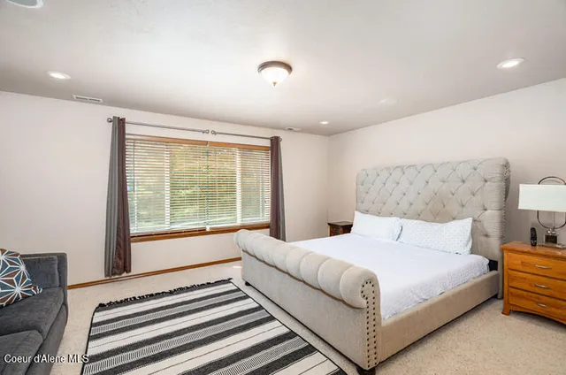 $779,999 | 608 Country Club Lane, Pinehurst, ID 83850