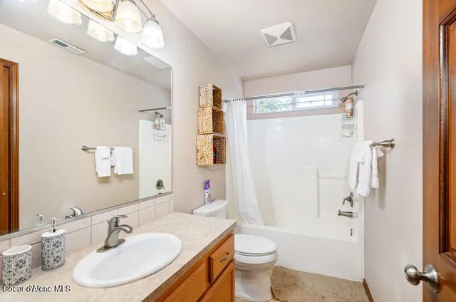 $779,999 | 608 Country Club Lane, Pinehurst, ID 83850