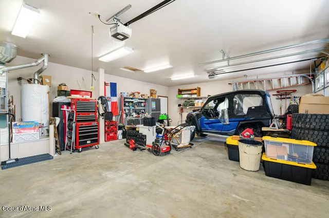 $779,999 | 608 Country Club Lane, Pinehurst, ID 83850