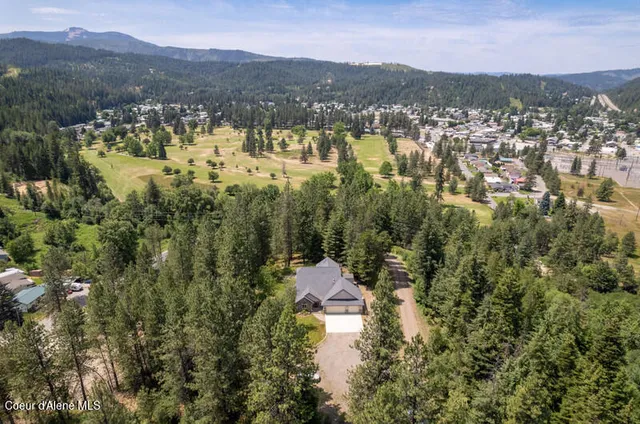 $779,999 | 608 Country Club Lane, Pinehurst, ID 83850