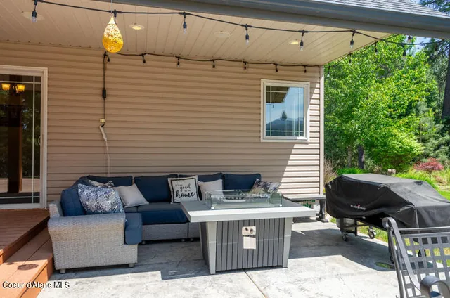 $779,999 | 608 Country Club Lane, Pinehurst, ID 83850