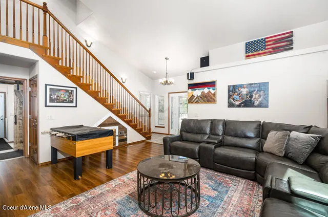 $779,999 | 608 Country Club Lane, Pinehurst, ID 83850