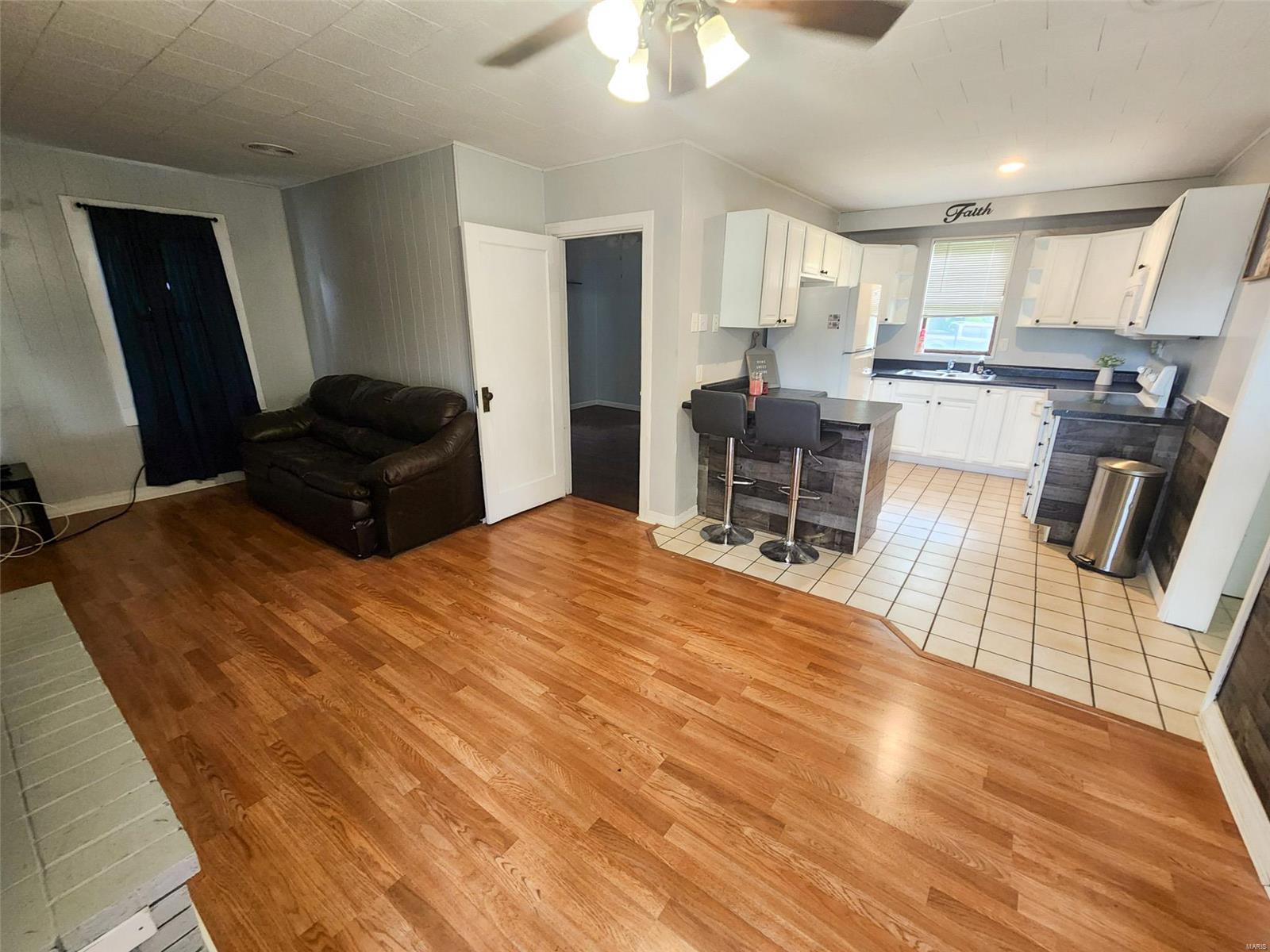 3013 Roland Avenue Belleville, IL 62226 - Photo 4 of 13 Gallery Image 4
