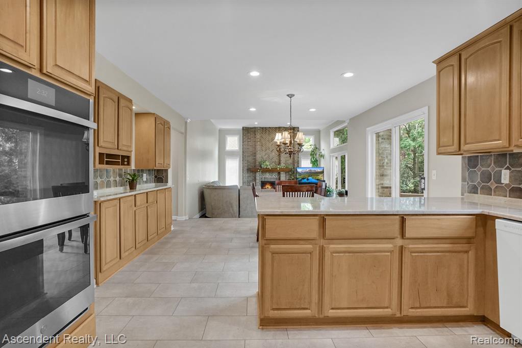 1663 Tacoma Drive Rochester Hills, MI 48306 - Photo 14 of 51