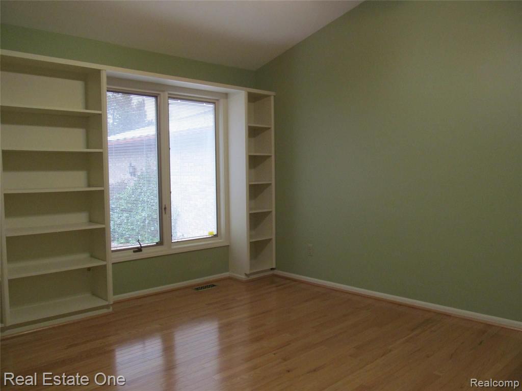 856 Green View Court, Unit 1 Rochester, MI 48307 - Photo 23 of 38