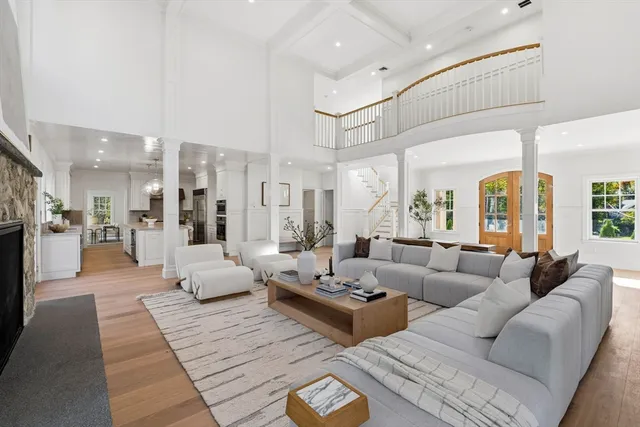 $3,299,000 | 2 Beacon Hill Road, Marblehead, MA 01945