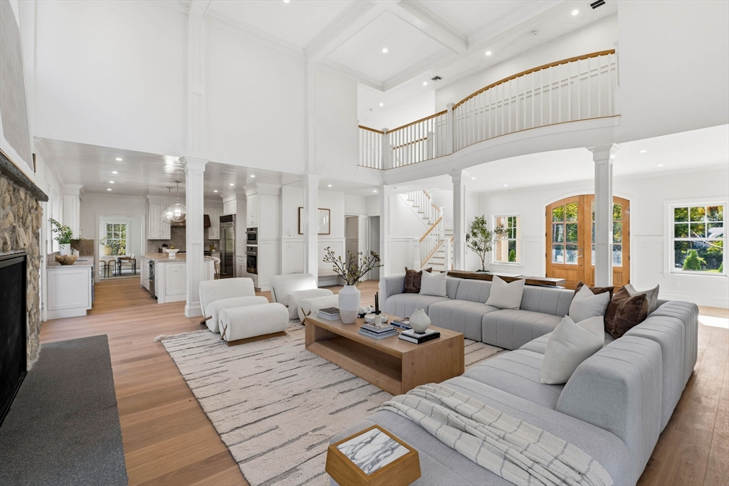 2 Beacon Hill Road Marblehead, MA 01945 - Photo 11 of 39