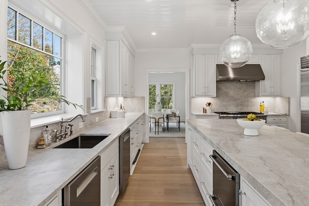 2 Beacon Hill Road Marblehead, MA 01945 - Photo 14 of 39