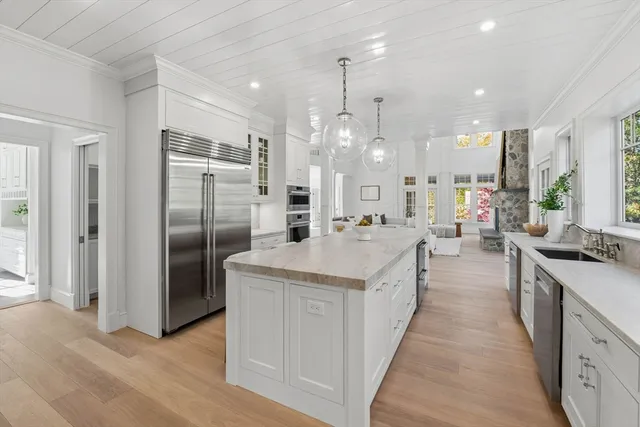 $3,299,000 | 2 Beacon Hill Road, Marblehead, MA 01945