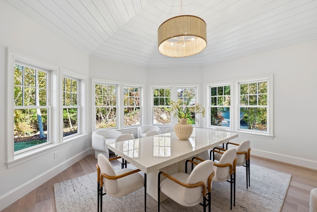 2 Beacon Hill Road Marblehead, MA 01945 - Photo 17 of 39