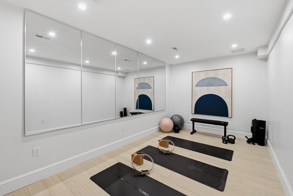 2 Beacon Hill Road Marblehead, MA 01945 - Photo 35 of 39