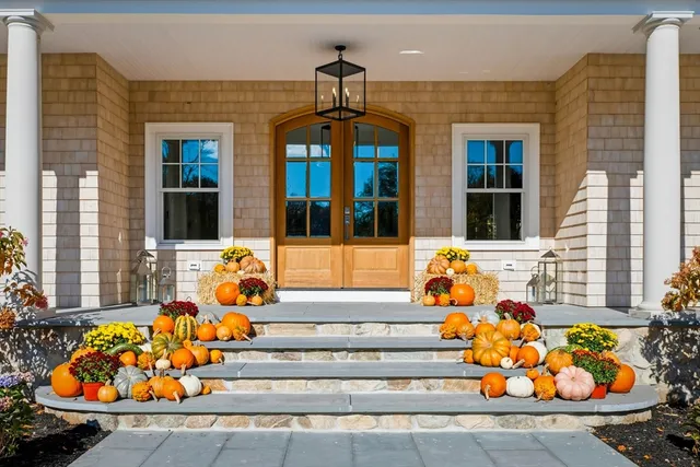 $3,299,000 | 2 Beacon Hill Road, Marblehead, MA 01945