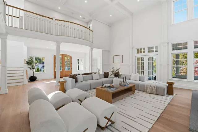 $3,299,000 | 2 Beacon Hill Road, Marblehead, MA 01945