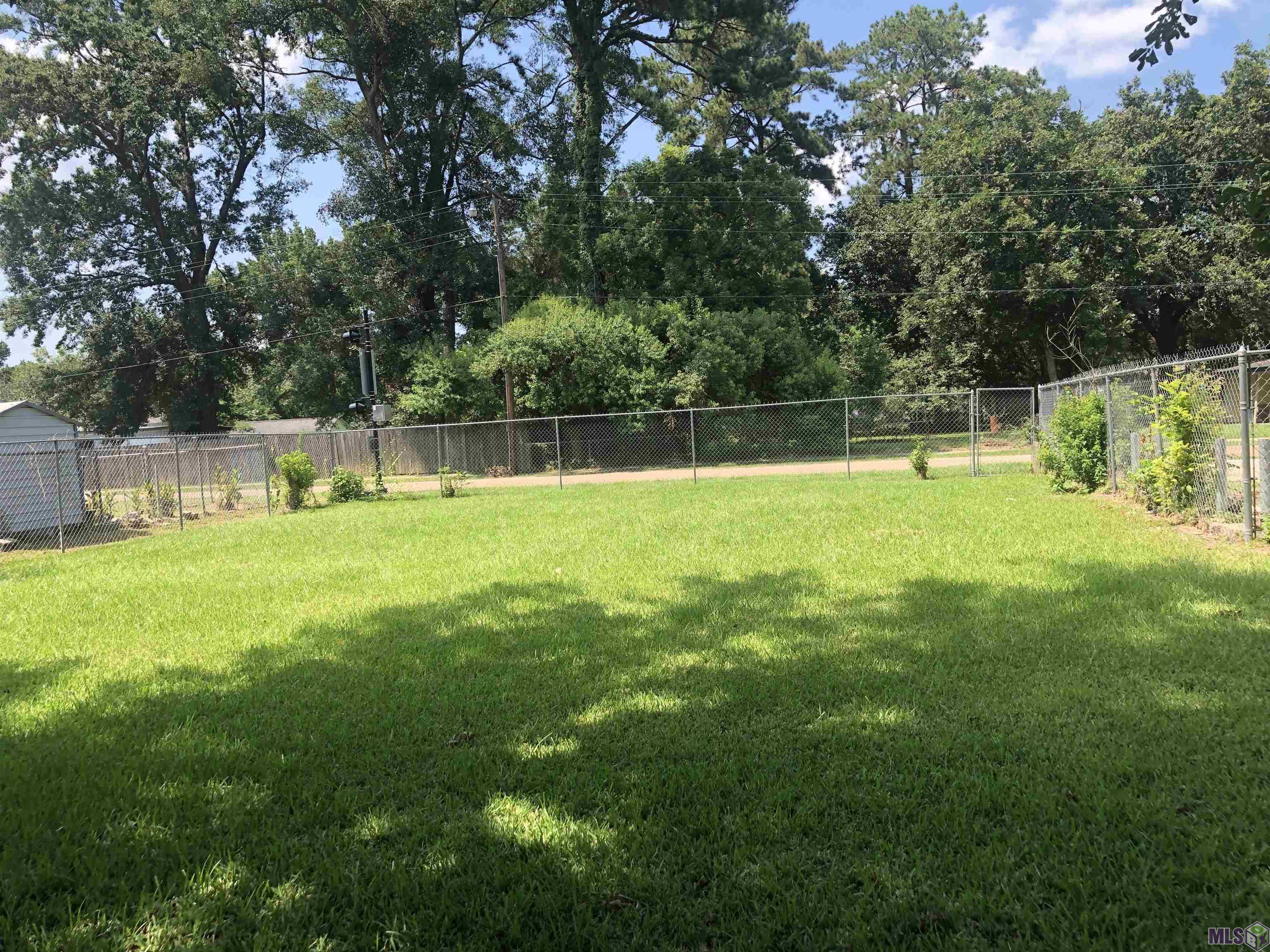 5965 Denham Street Baton Rouge, LA 70805 - Photo 15 of 19 Yard View