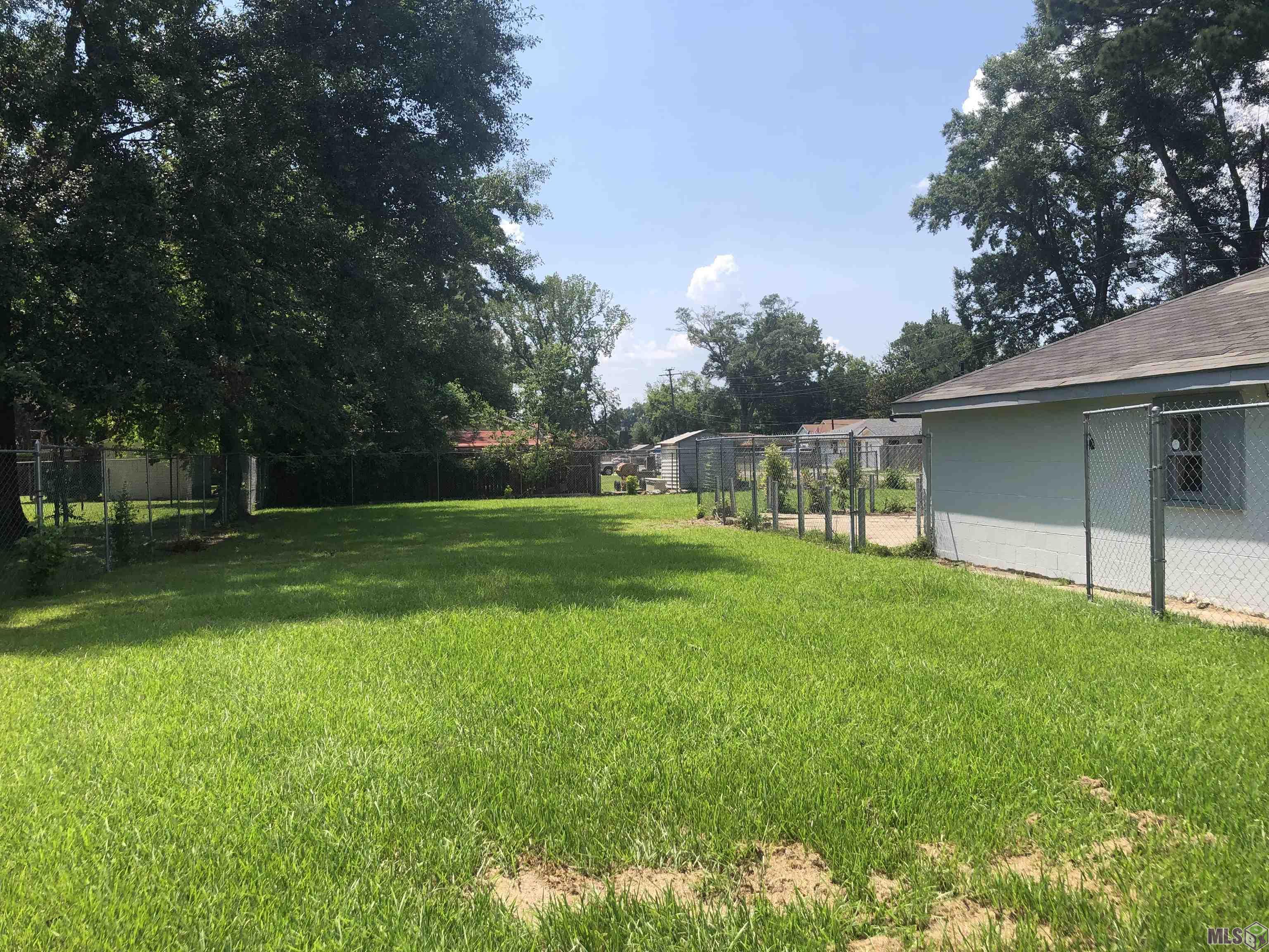 5965 Denham Street Baton Rouge, LA 70805 - Photo 16 of 19 Yard View