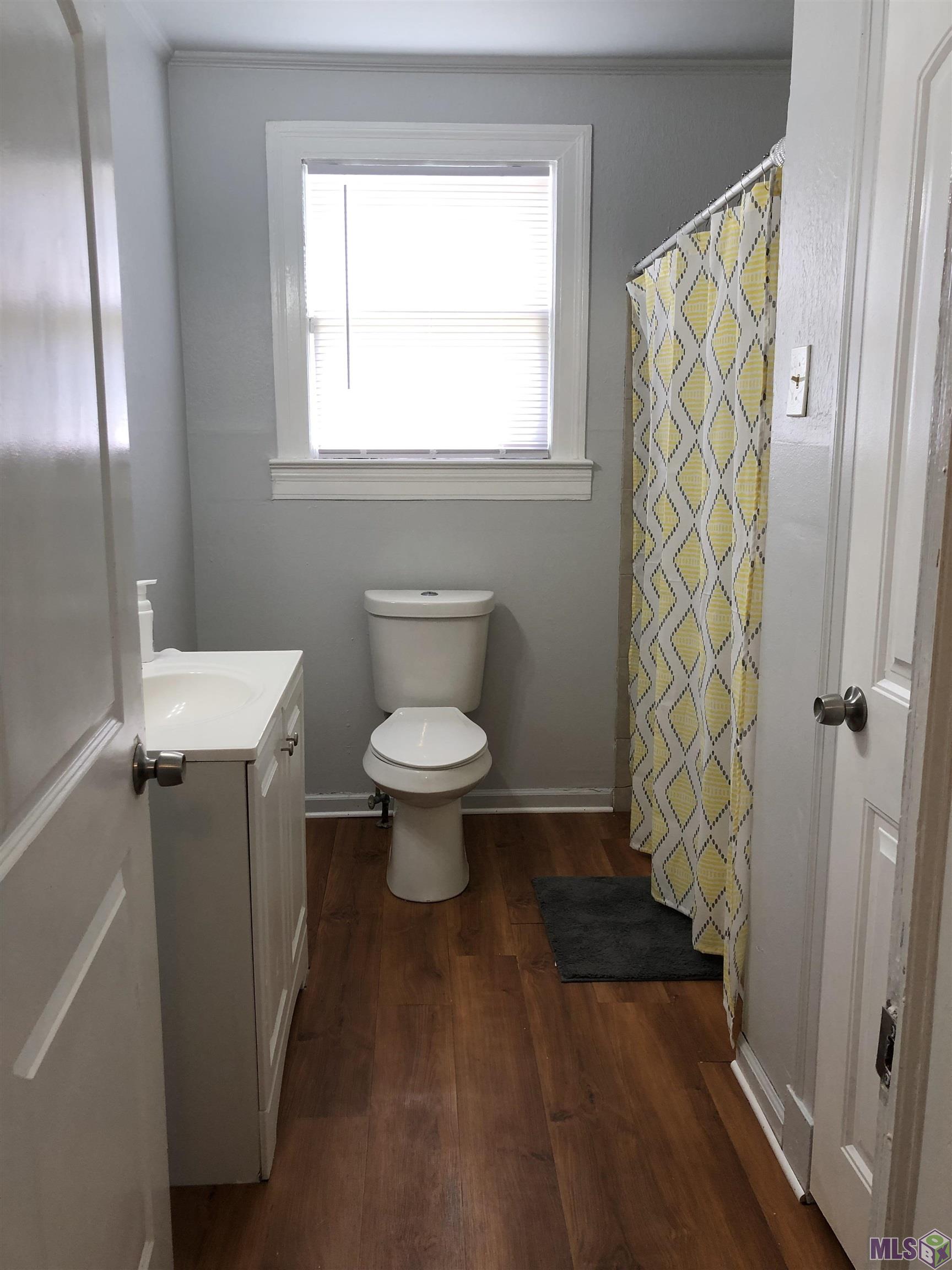 5965 Denham Street Baton Rouge, LA 70805 - Photo 9 of 19 Bathroom-Hall