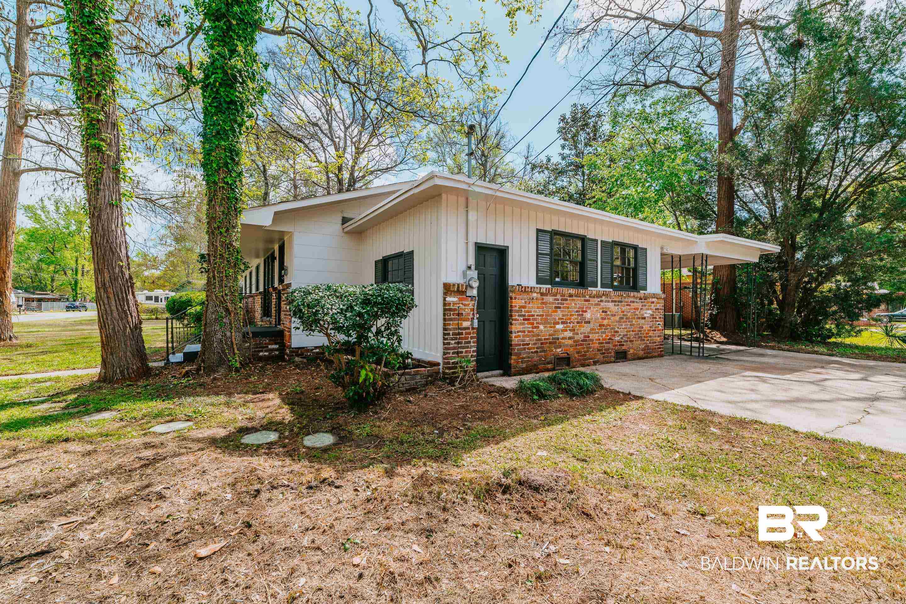 2563 Courtney Street Mobile, AL 36606 - Photo 7 of 44