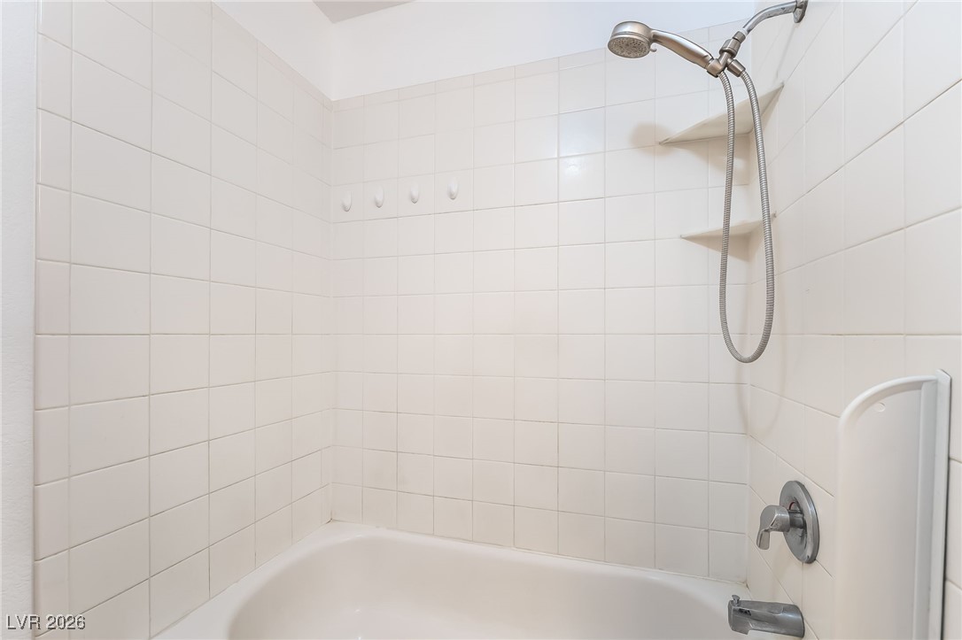 516 Inness Avenue Henderson, NV 89011 - Photo 26 of 42 Full bath featuring tub / shower combination