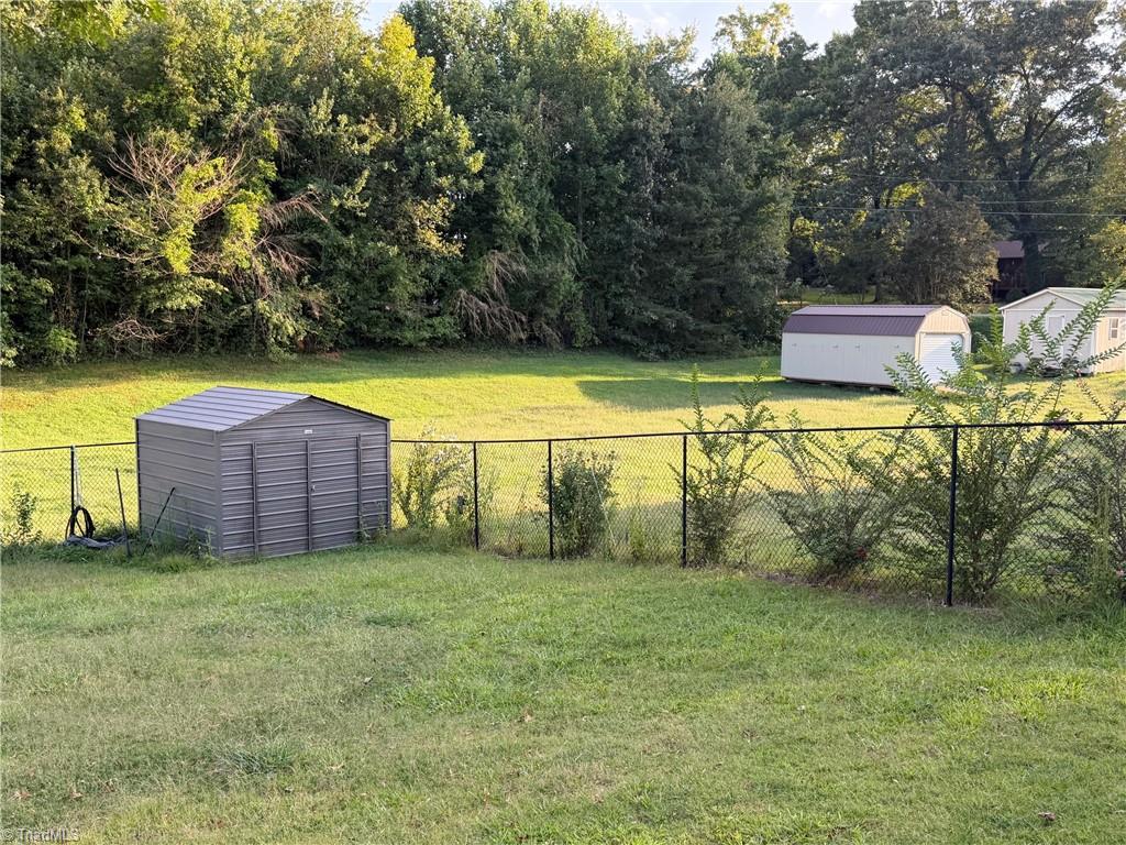 297 Collins Road Dobson, NC 27017 - Photo 13 of 24 Gallery Image 13