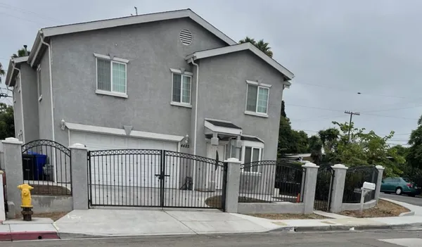 $3,300 | 4482 F Street, San Diego, CA 92102