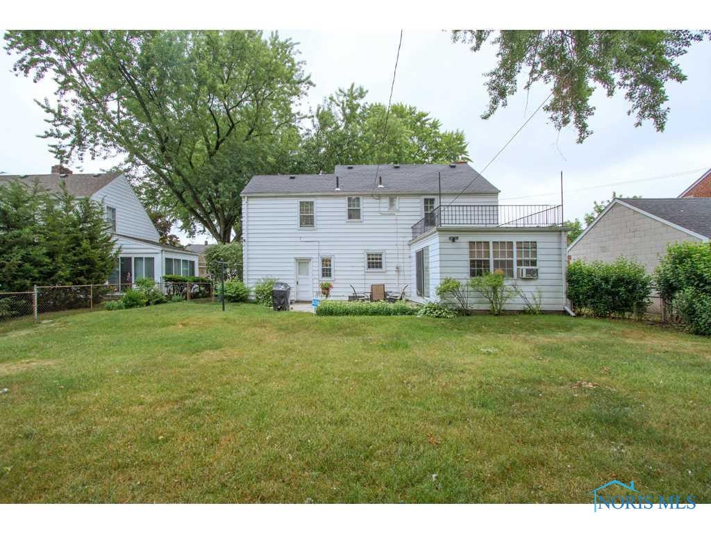 3835 Elmhurst Road Toledo, OH 43613 - Photo 20 of 20 Exterior Back. One of the largest yards in the neighborhood - .2 acres!