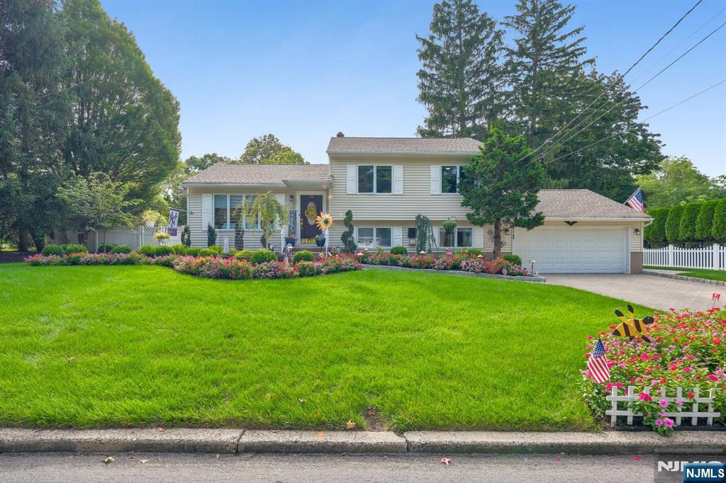 18 Murray Road Montvale, NJ 07645 - Photo 2 of 40 Gallery Image 2