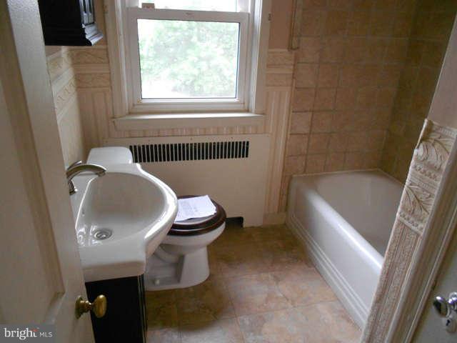 3520 Ellamont Road Baltimore, MD 21215 - Photo 9 of 13 Bath