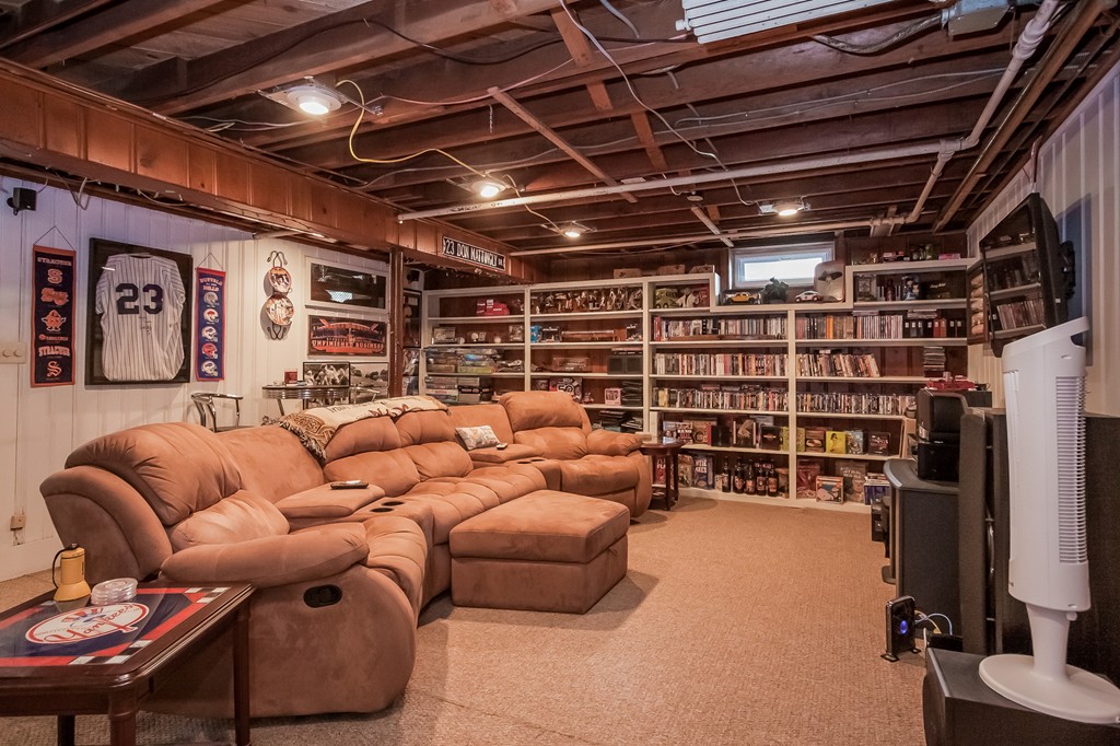 521 Plumtree Road Springfield, MA 01118 - Photo 23 of 30 Gallery Image 23