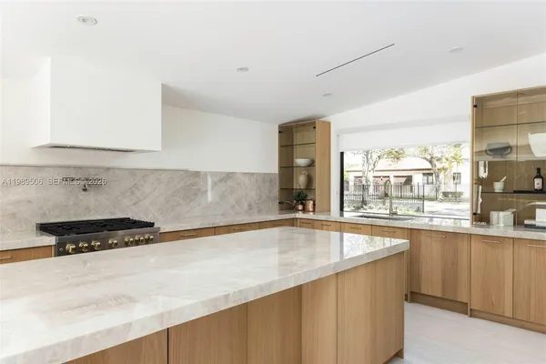 $16,000 | 8800 Southwest 118th Street, Miami, FL 33176