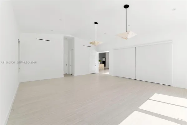 $16,000 | 8800 Southwest 118th Street, Miami, FL 33176