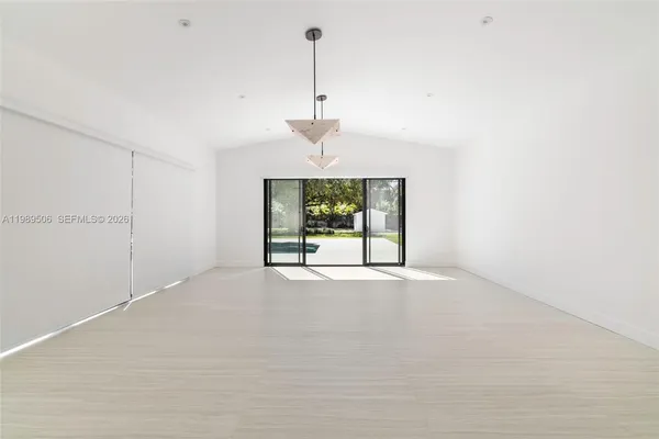 $16,000 | 8800 Southwest 118th Street, Miami, FL 33176