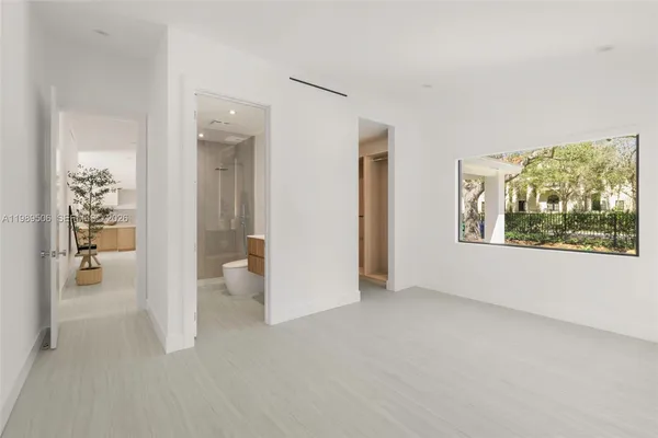 $16,000 | 8800 Southwest 118th Street, Miami, FL 33176