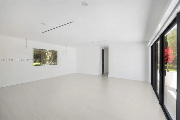 $16,000 | 8800 Southwest 118th Street, Miami, FL 33176