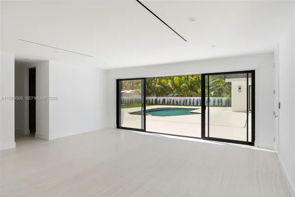 $16,000 | 8800 Southwest 118th Street, Miami, FL 33176