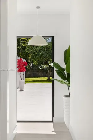 $16,000 | 8800 Southwest 118th Street, Miami, FL 33176