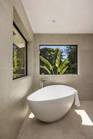 $16,000 | 8800 Southwest 118th Street, Miami, FL 33176