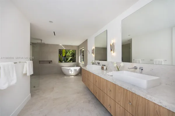 $16,000 | 8800 Southwest 118th Street, Miami, FL 33176