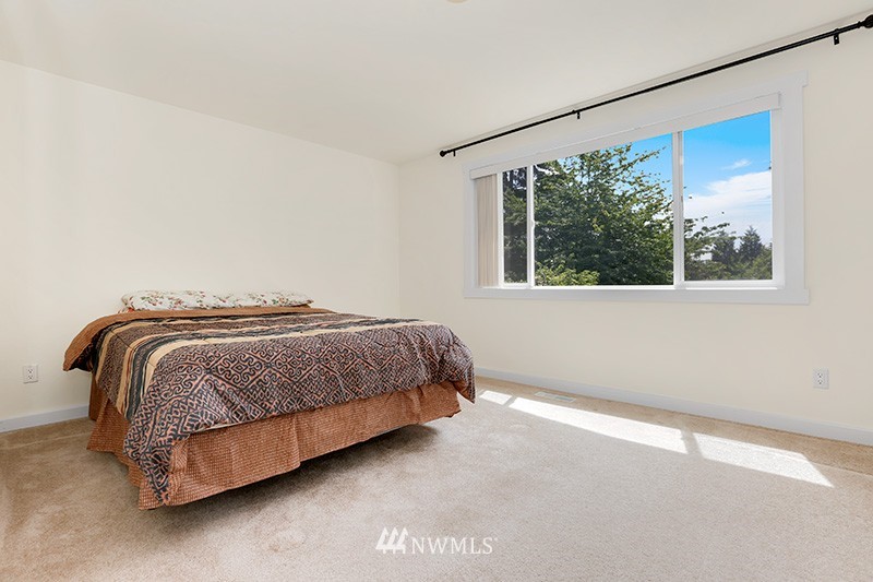 4119 Northeast 24th Street Renton, WA 98059 - Photo 11 of 25 Gallery Image 11