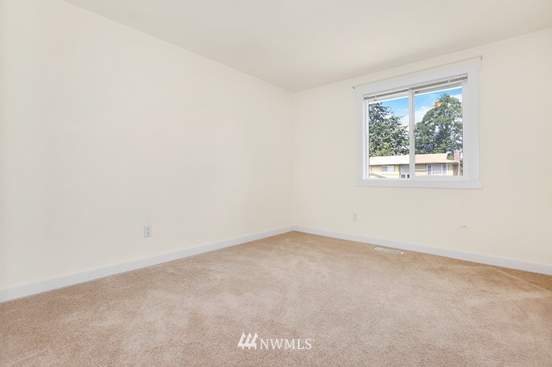4119 Northeast 24th Street Renton, WA 98059 - Photo 15 of 25 Gallery Image 15