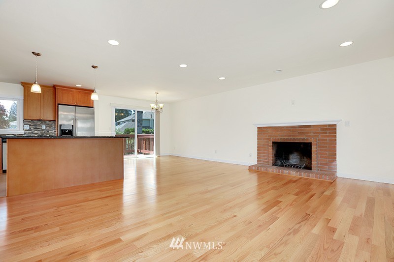 4119 Northeast 24th Street Renton, WA 98059 - Photo 4 of 25 Gallery Image 4