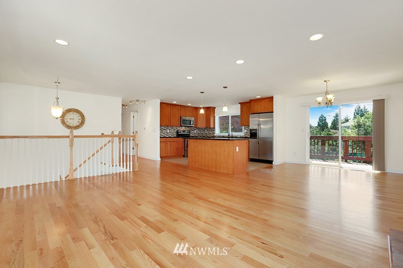 4119 Northeast 24th Street Renton, WA 98059 - Photo 6 of 25 Gallery Image 6