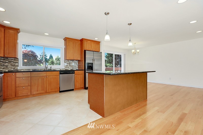 4119 Northeast 24th Street Renton, WA 98059 - Photo 7 of 25 Gallery Image 7