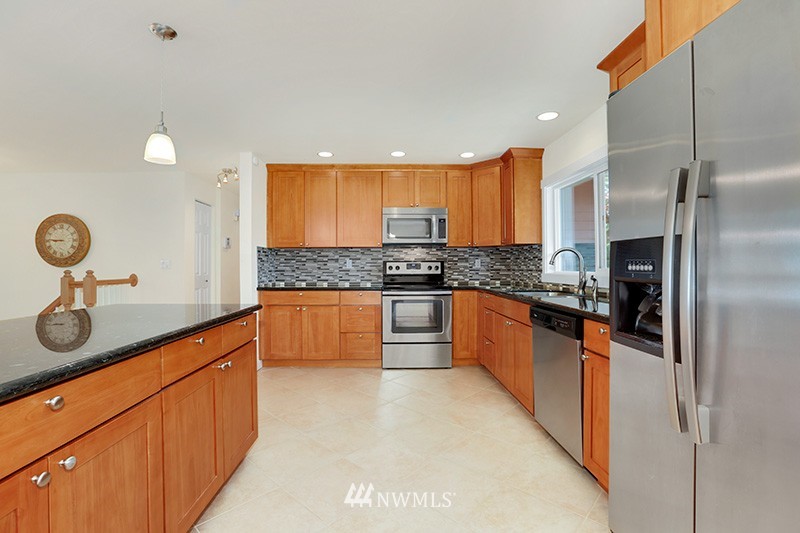 4119 Northeast 24th Street Renton, WA 98059 - Photo 8 of 25 Gallery Image 8